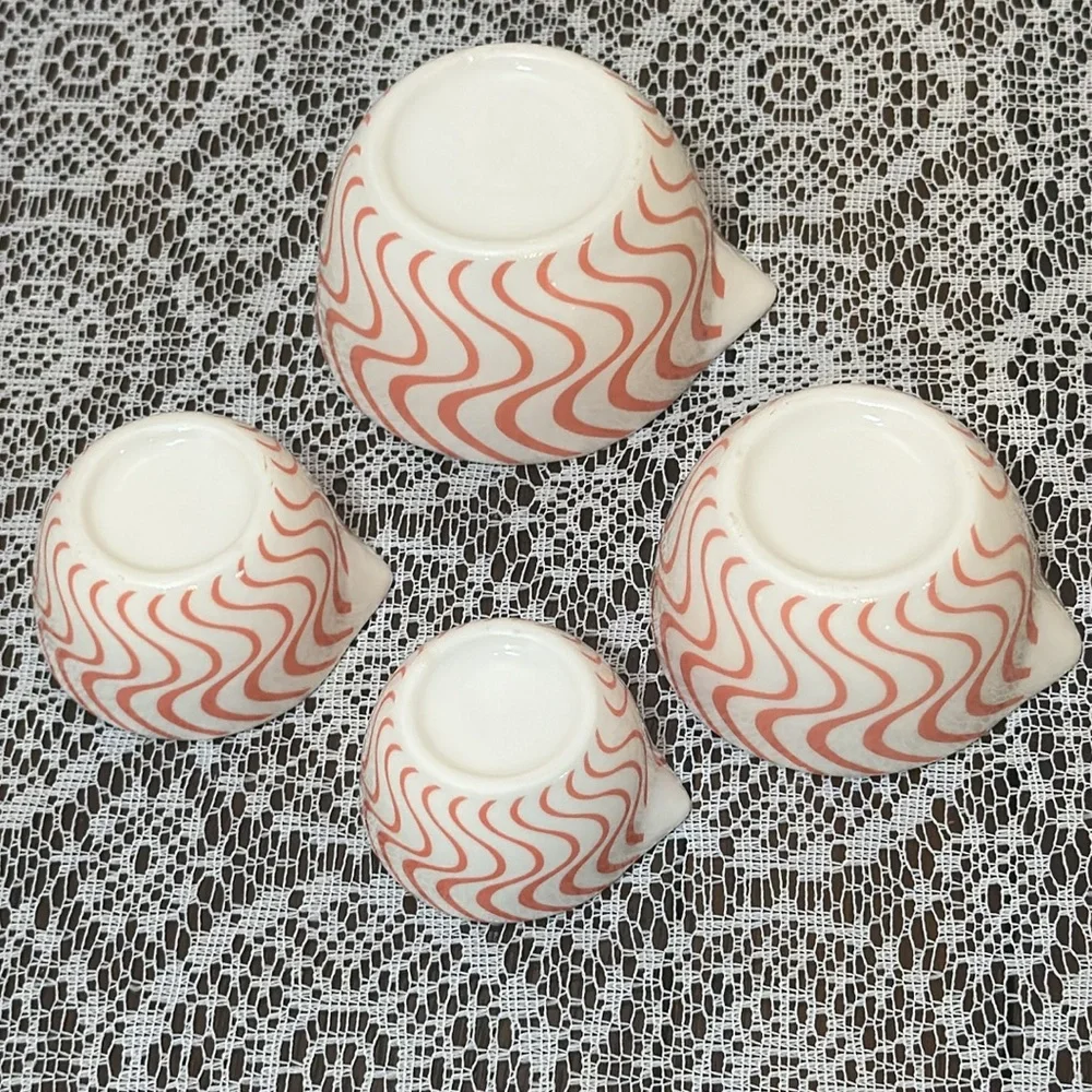 NEW Set of 4 Ceramic Nesting Measuring Cups Pink Swirl Design